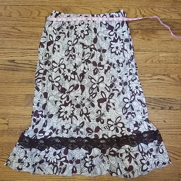 Robie Bee Skirt and Blouse Set - Picture 4 of 10